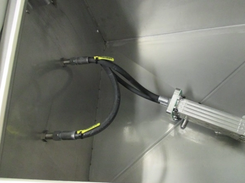 burst pressure test bench, test sample in a chamber, connected with hoses